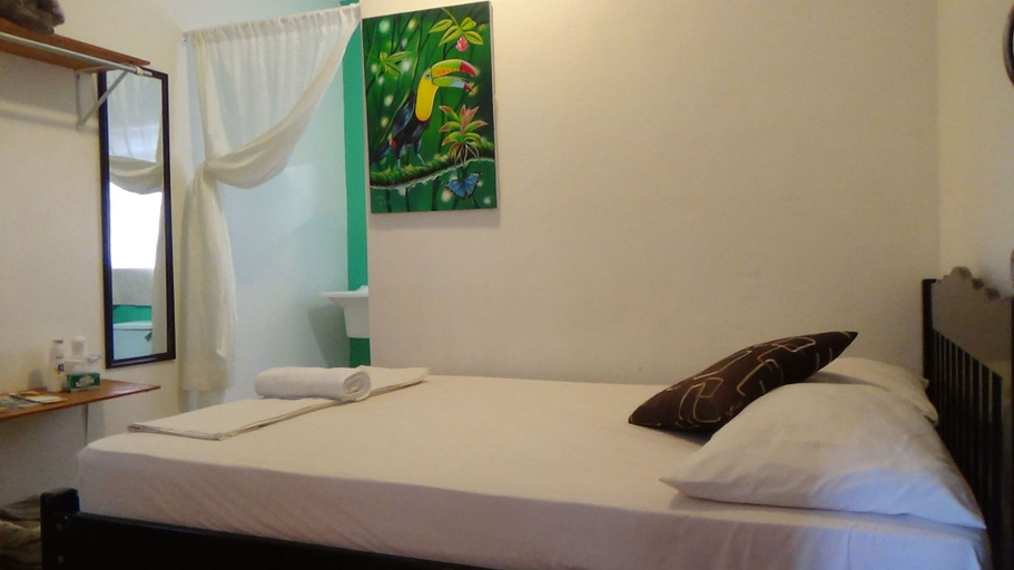 Bedroom 3, Hacienda Tropical Guest House