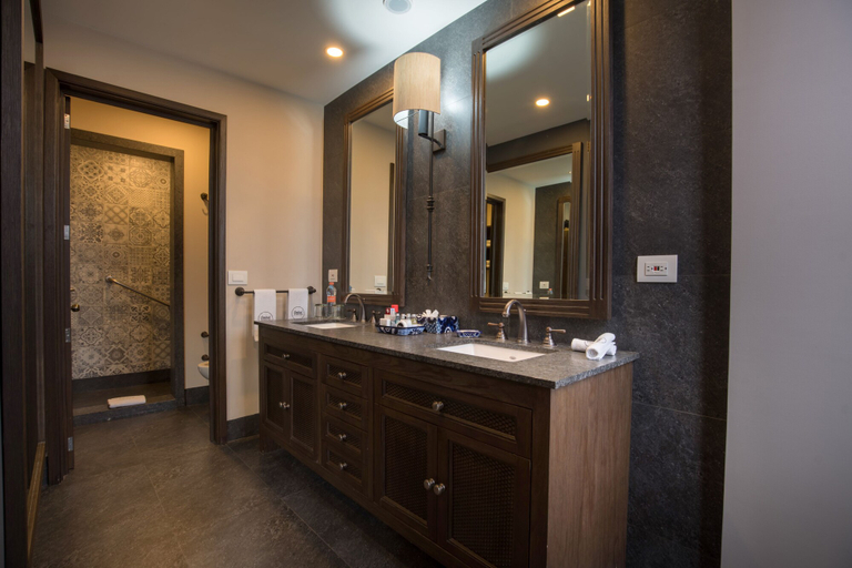 Bathroom 5, Hotel Zócalo Central, Mexico City