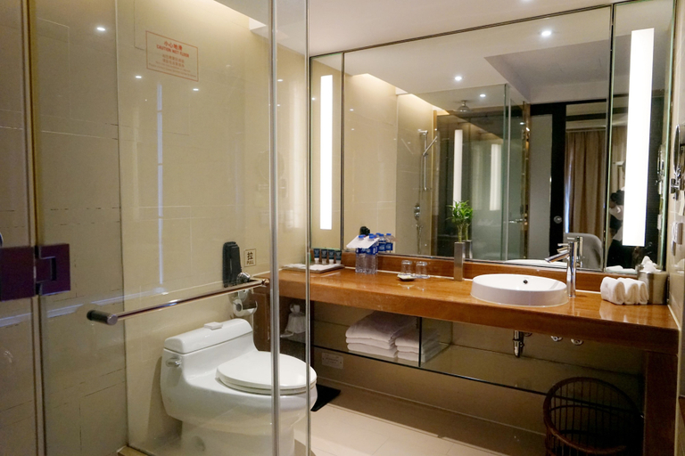 Bathroom 5, Four Points by Sheraton Hangzhou, Binjiang, Hangzhou