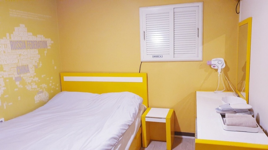 Bedroom 4, OPPA Hostel Sinchon-Hongdae, Seodaemun