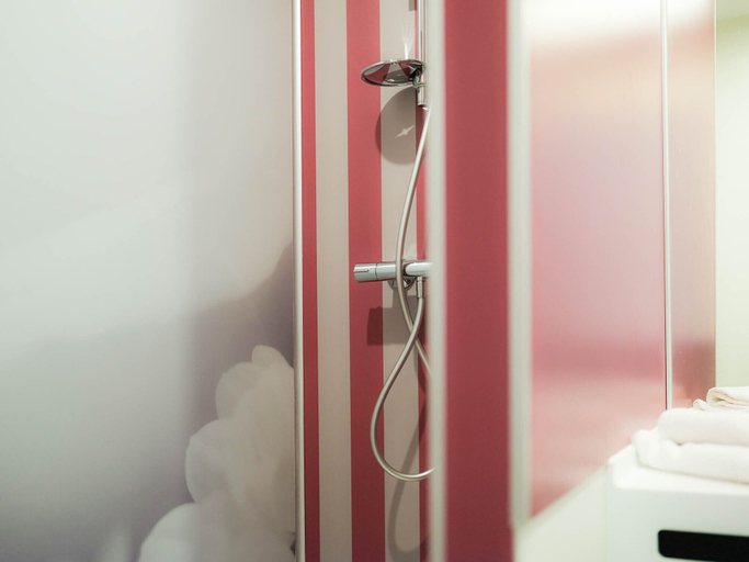 Bathroom 4, Hôtel de l'Europe, Vienne
