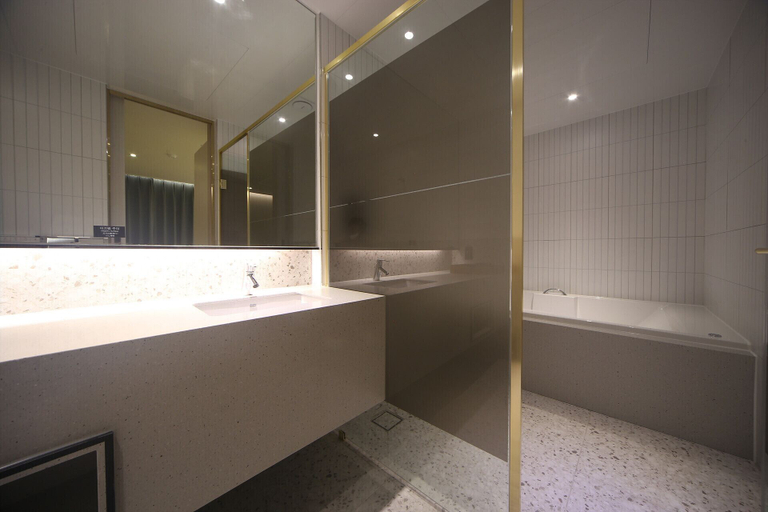 Bathroom 5, H Avenue Hotel, Dongnae