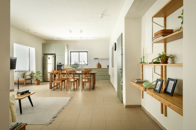 Others 5, Beachside 3-BR Apt Perfect for Families