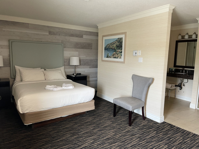 Bedroom 3, Prestige Beach House, WorldHotels Crafted, Central Okanagan