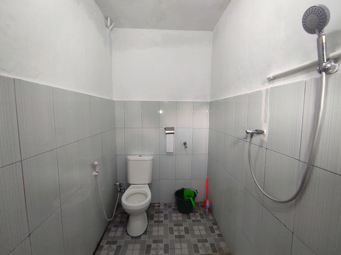 Bathroom 4, 3 D Homestay, North Minahasa