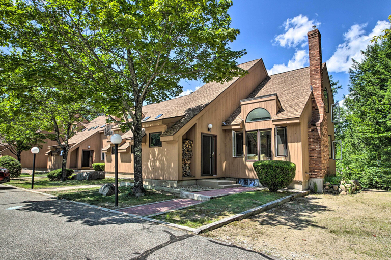 Exterior & Views 2, Bartlett Condo w/ Mtn-view Deck < 1 Mi to Skiing!, Carroll