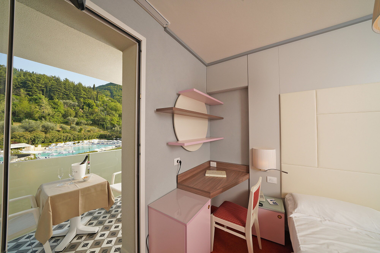 Bathroom 5, Bike Hotel La Perla, Verona