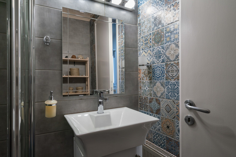 Bathroom, Autonomous House in the heart of Plaka, Attica