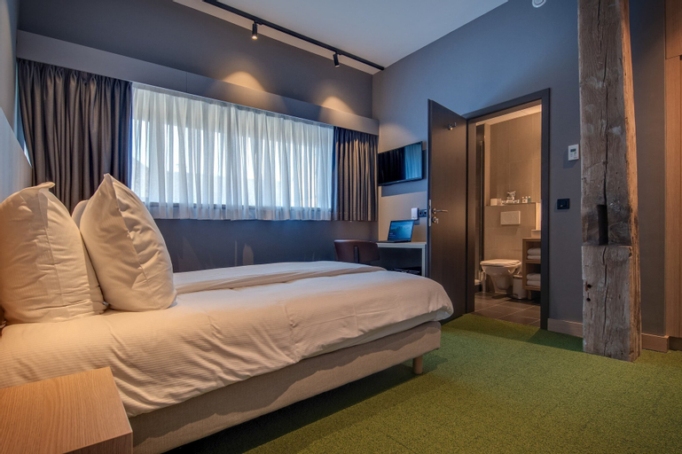 Bedroom 12