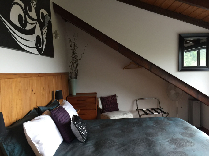 Bedroom 3, Grafton Cottage & Chalets, Thames-Coromandel