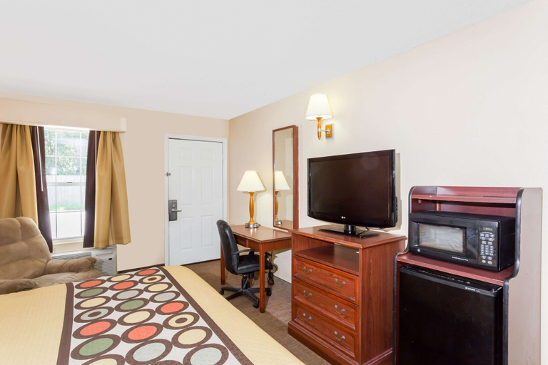 Bedroom 4, Super 8 by Wyndham Statesboro, Bulloch