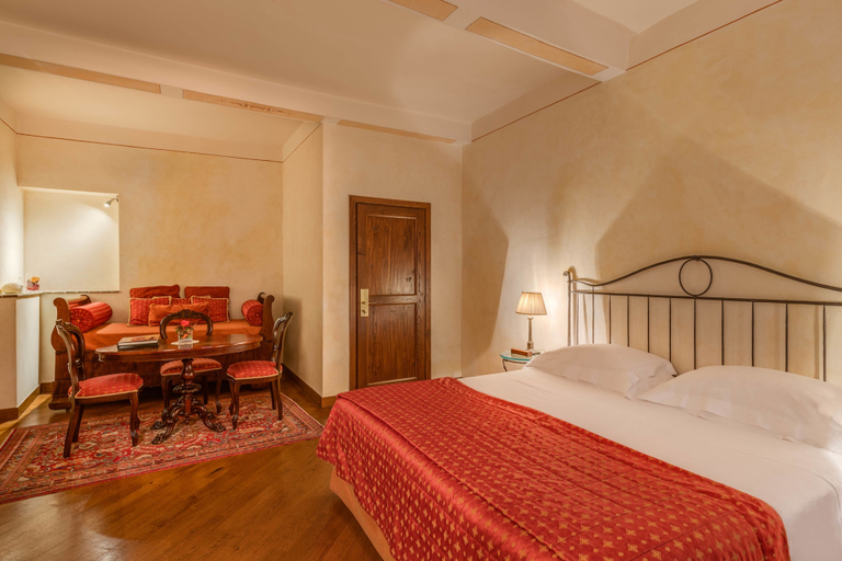 Bedroom 4, In Piazza della Signoria - Boutique Hotel, Florence