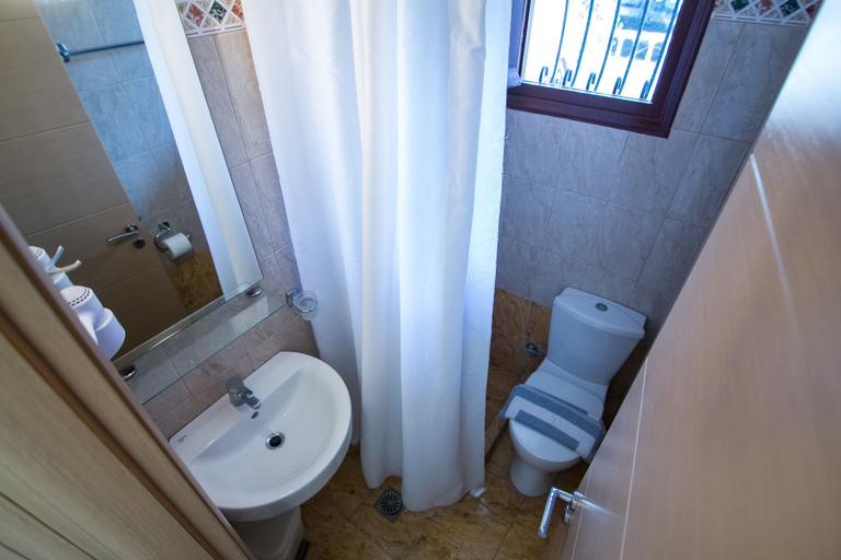 Bathroom 5, Margarita Apartments, Epirus