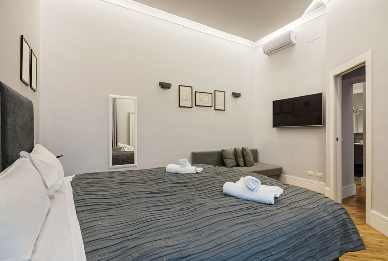 Bedroom 4, President Gardens, Roma