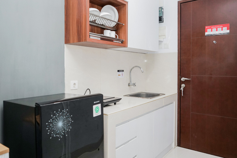 Others 3, Comfort and Cozy Studio Room at Springwood Apartment By Travelio, Tangerang