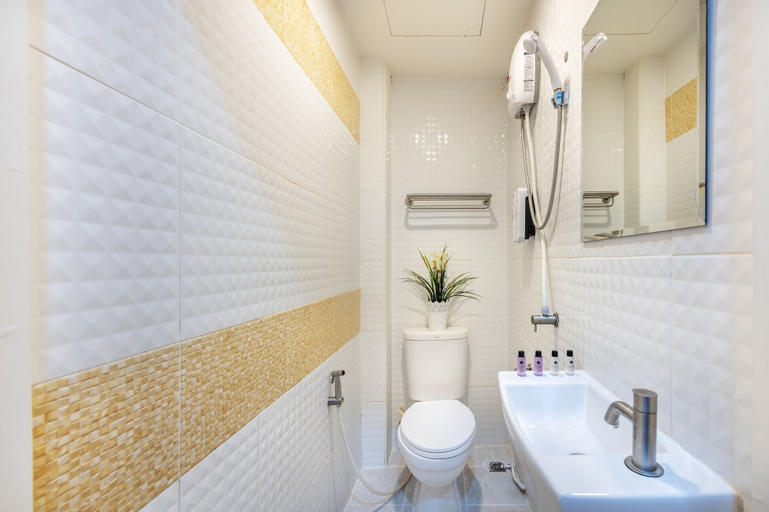 Bathroom 7
