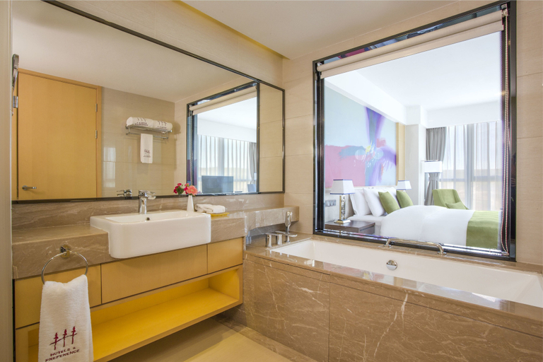 Bathroom 4, Hotels & Preference Hualing Tbilisi, Tbilisi