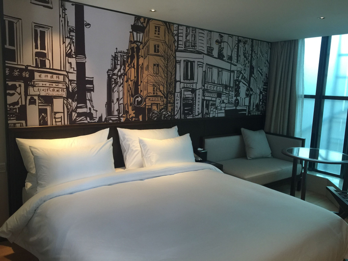 Bedroom 24
