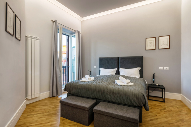Bedroom 5, President Gardens, Roma