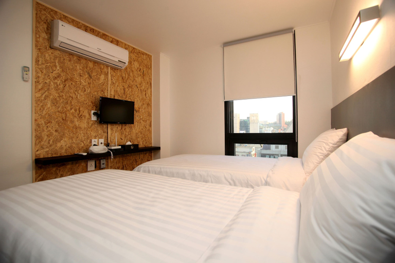 Bedroom 4, KSTAR Metro Hotel, Jung