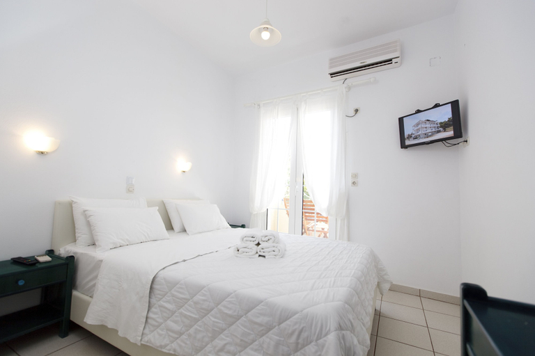 Bedroom 4, Kontogoni Rooms, Peloponnese