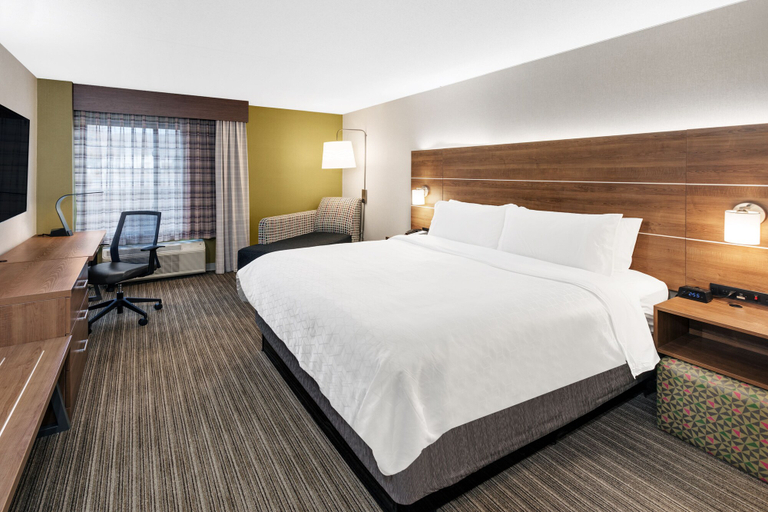 Bedroom 3, Holiday Inn Express & Suites PROVIDENCE-WOONSOCKET by IHG, Providence