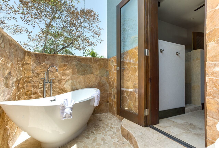 Bathroom 3, The Enclave- Private Island