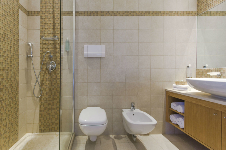 Bathroom 5, Hotel dei Pini, Sassari