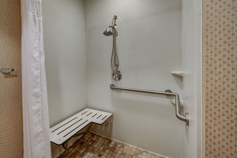 Bathroom 4, Holiday Inn Express COLUMBUS - DUBLIN by IHG, Franklin