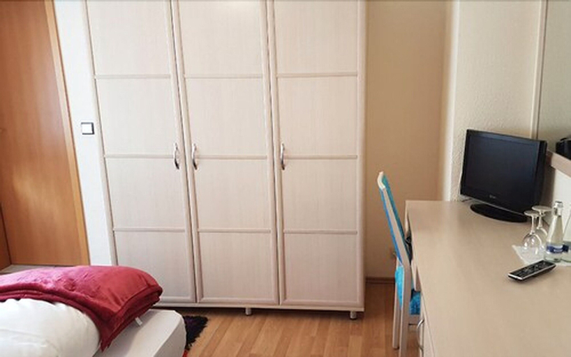 Bedroom 9