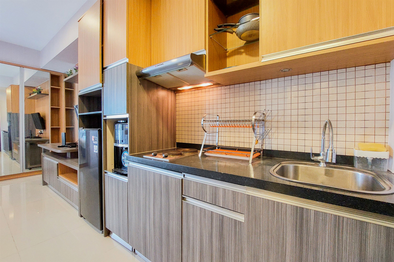 Others 5, Fancy and Nice Studio at Atria Residence Gading Serpong Apartment By Travelio, Tangerang