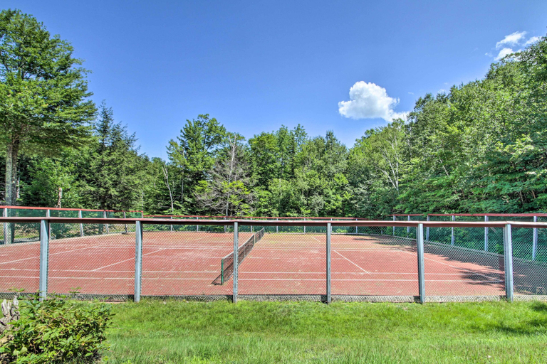 Others 5, Bartlett Condo w/ Mtn-view Deck < 1 Mi to Skiing!, Carroll