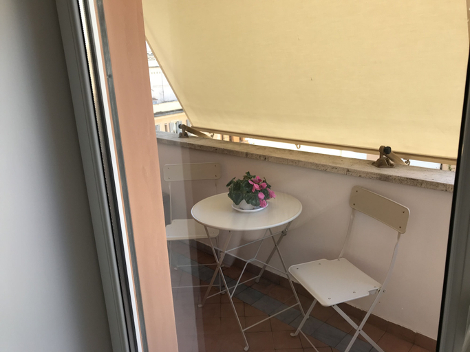 Bathroom 4, Affreschi Al Vaticano, Rome