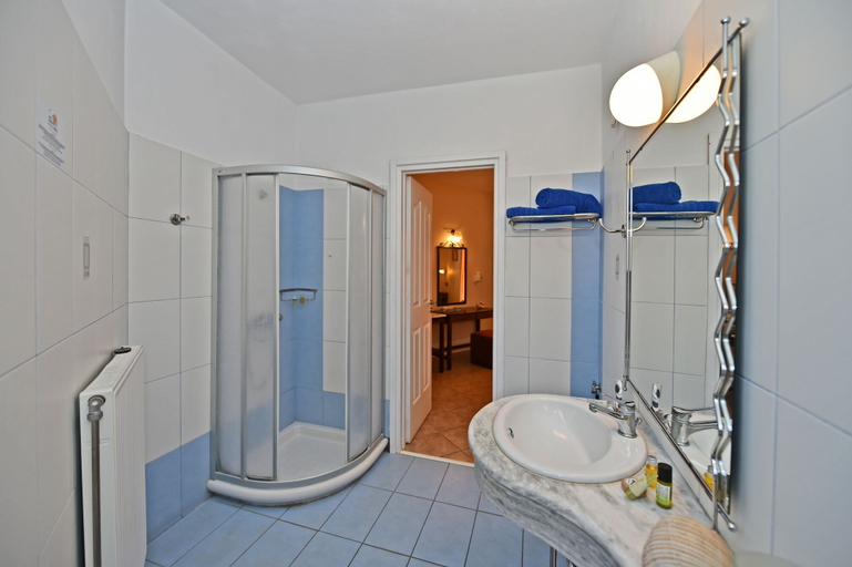 Bathroom 4, Akti Aegeou Hotel, South Aegean