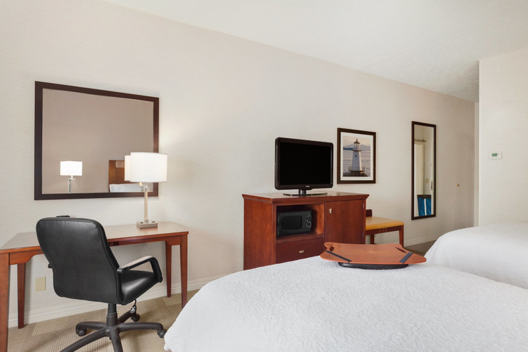 Bedroom 3, Hampton Inn Colchester, Chittenden