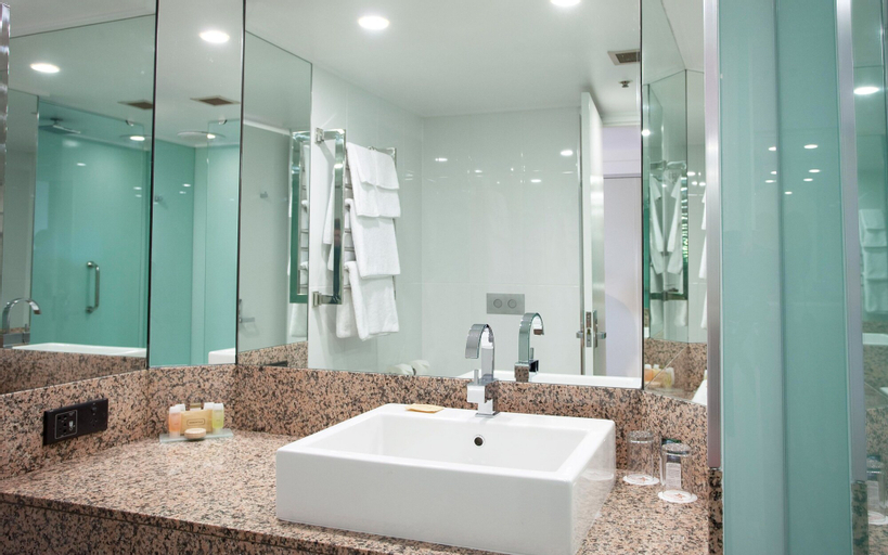 Bathroom 11