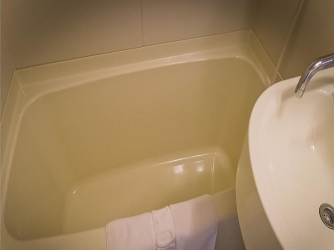 Bathroom 12