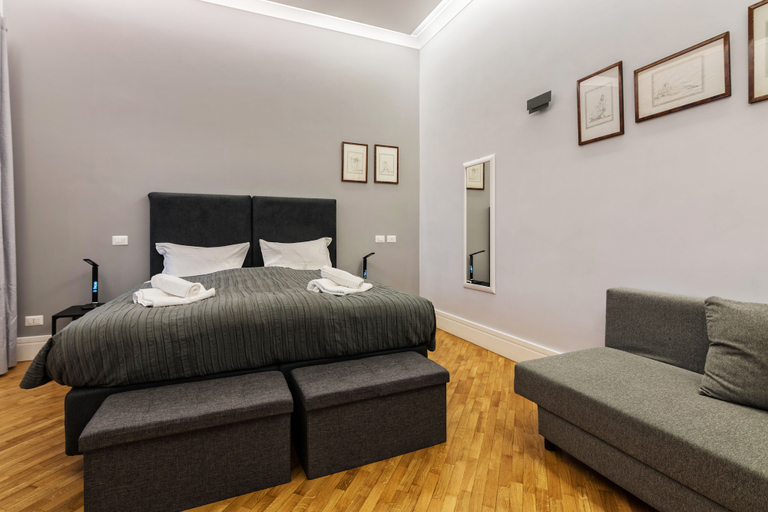 Bedroom 3, President Gardens, Roma