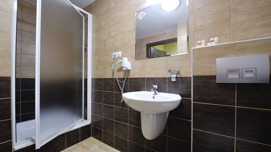Bathroom 5, Hotel Diament Spodek, Będzin