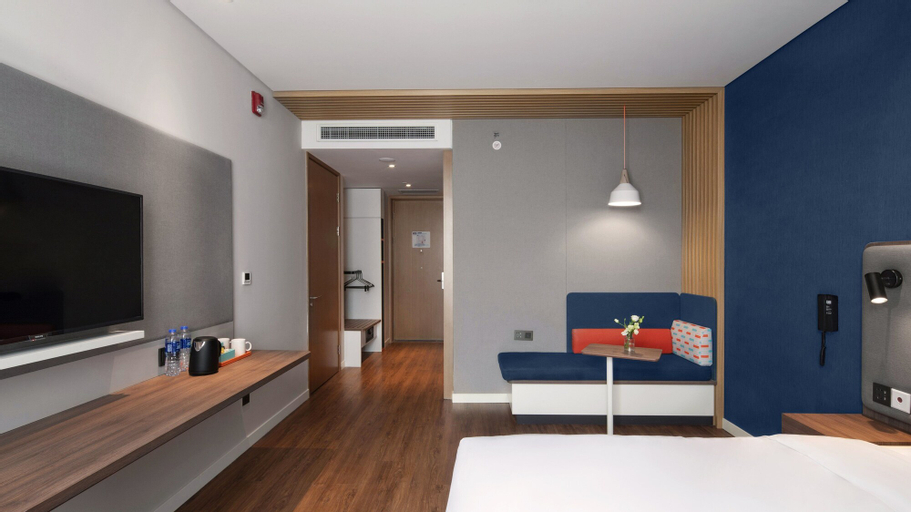 Bedroom 12