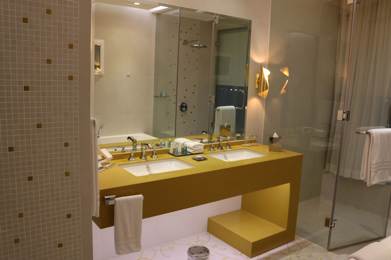 Bathroom 7