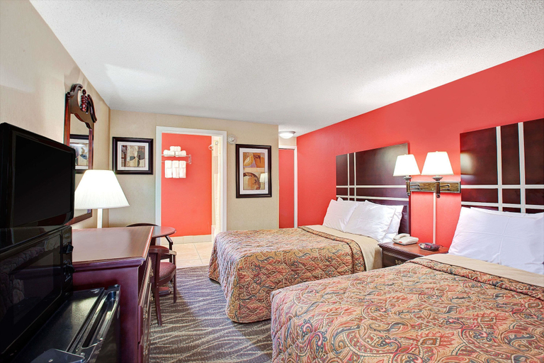 Bedroom 3, Days Inn by Wyndham Ridgefield NJ, Bergen