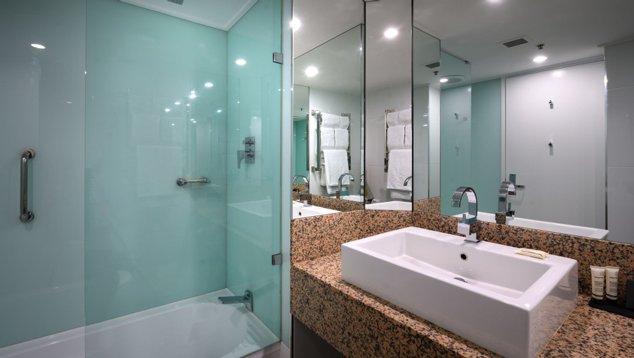 Bathroom 12
