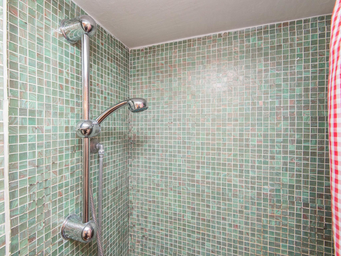 Bathroom 3, RSH Trevi Fountain Apartment 2, Roma