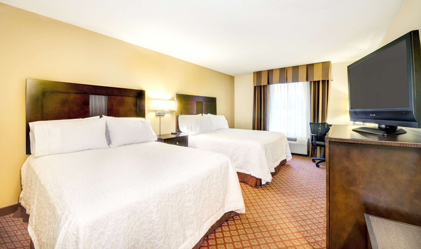 Bedroom 2, Hampton Inn Suites Scottsboro, Jackson