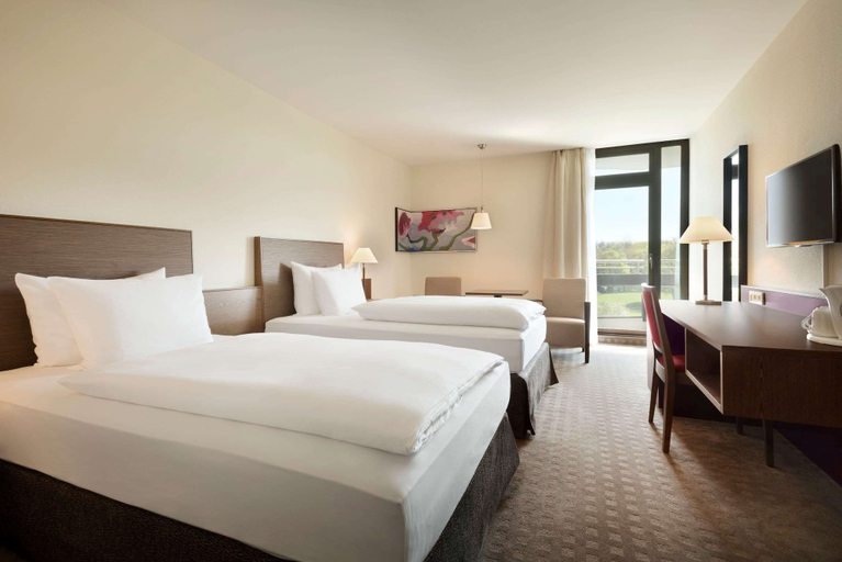 Bedroom 3, Ramada by Wyndham Nuernberg Parkhotel, Nürnberg
