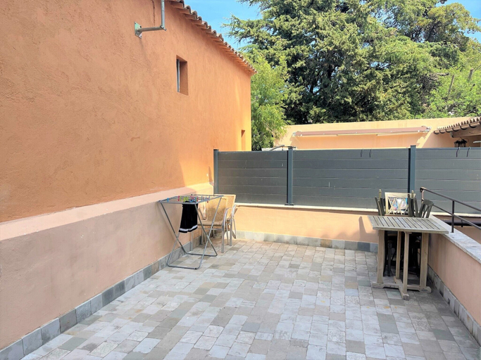 Others 5, 3 BEDR APPARTMENT BEACH ACCES THEOULE, Alpes-Maritimes