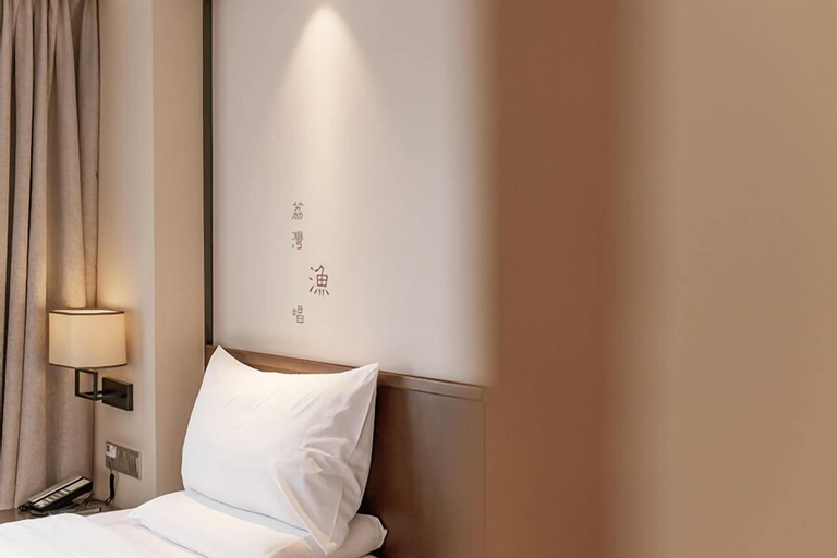 Bedroom 30