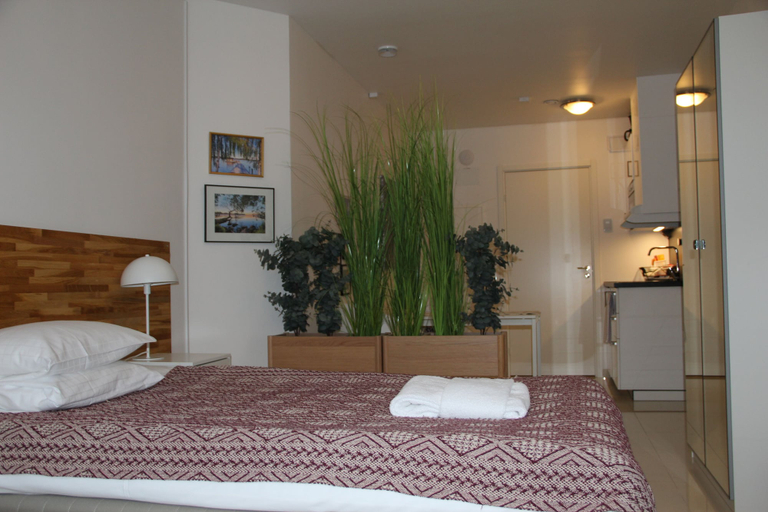 Bedroom 2, Staylong Hotel, Täby