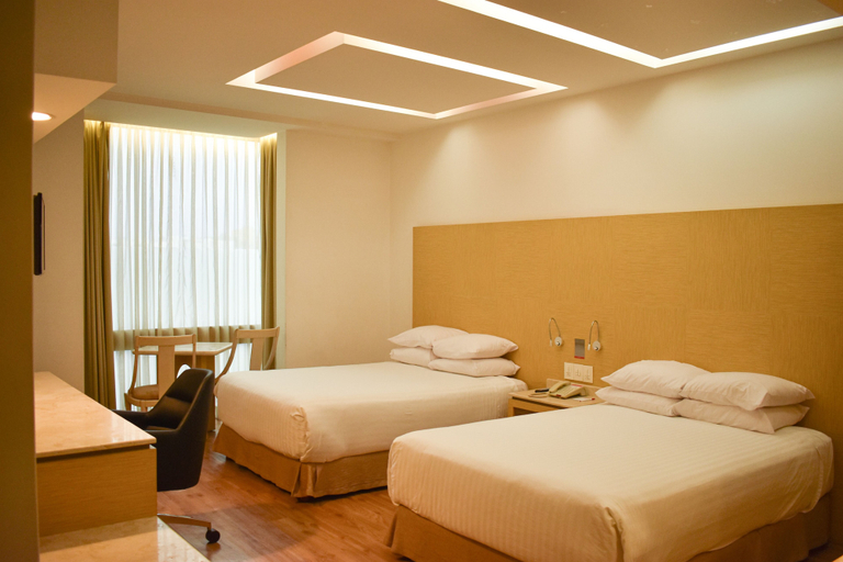 Bedroom 3, Ramada by Wyndham Mexico City Santa Fe, Mexico City